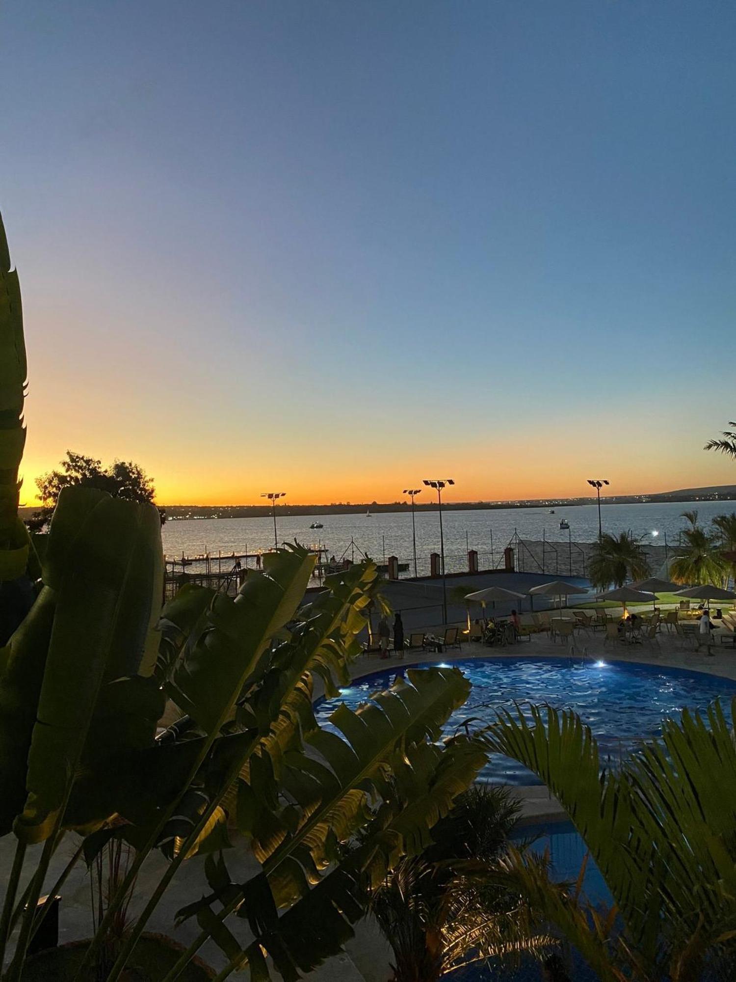 Flat Beira Lago No Centro De Bsb Brezilya Dış mekan fotoğraf